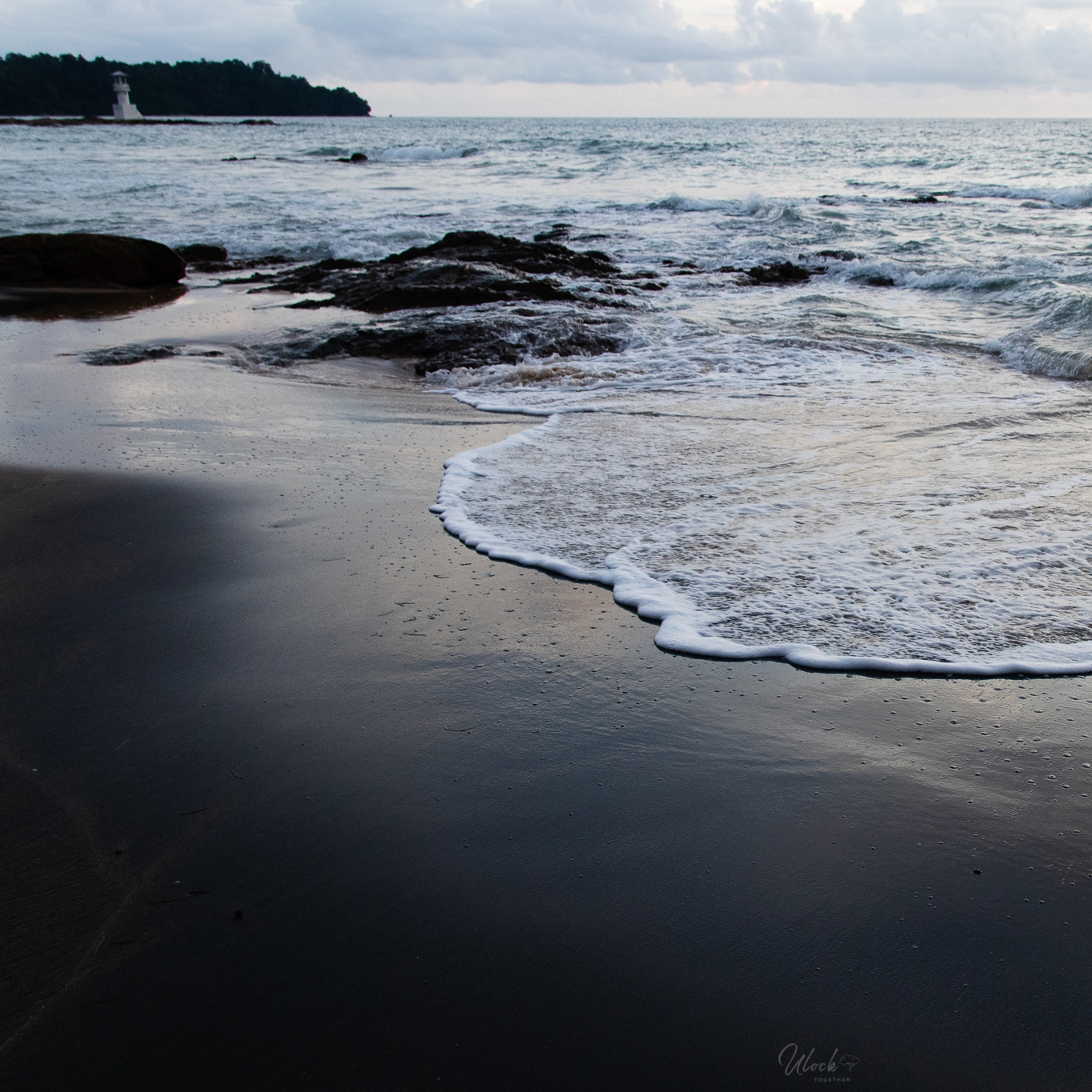 หาดนางทอง