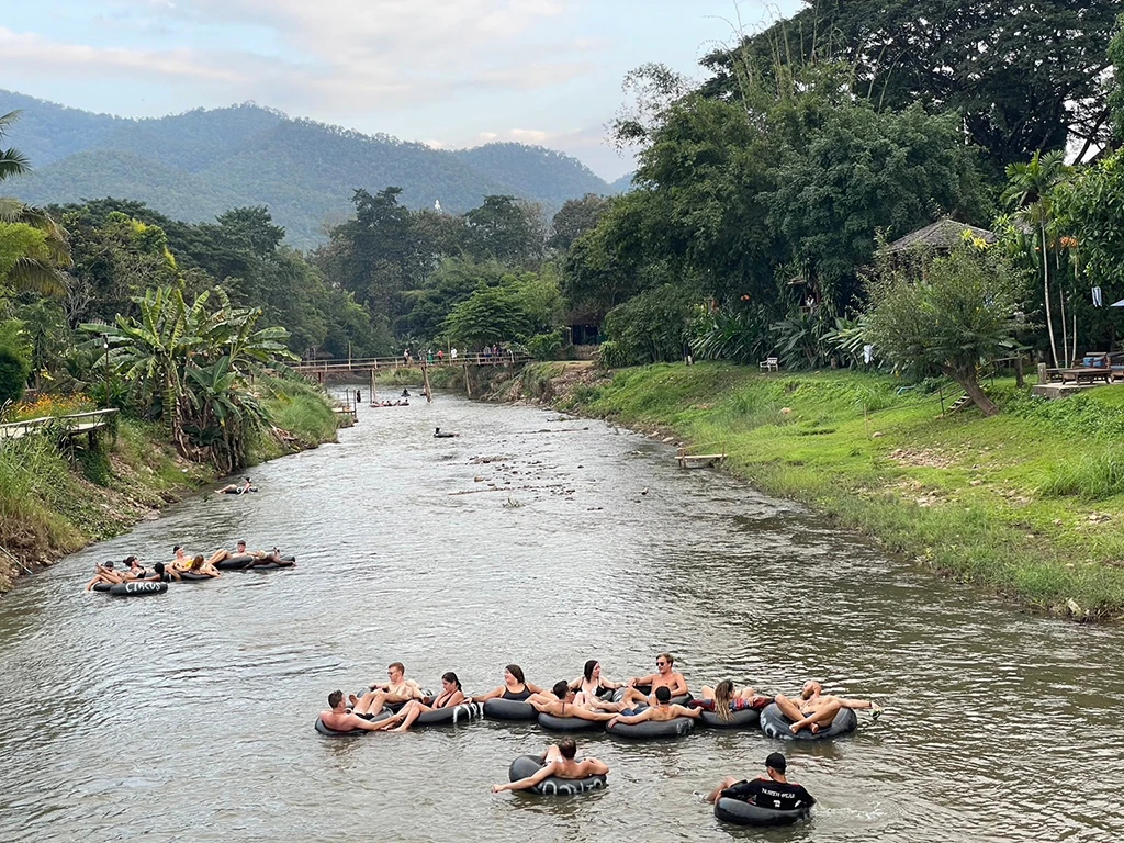 ล่องห่วงยางแม่น้ำปาย