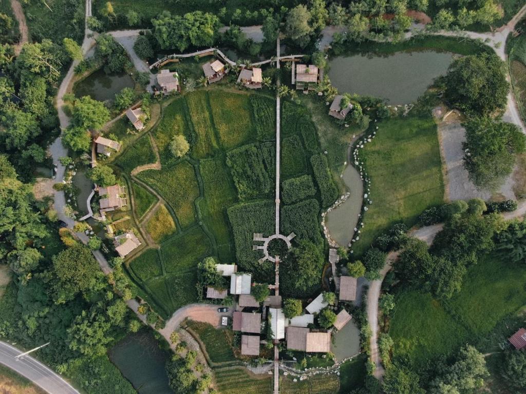 บ้านนาก๋างโต้ง