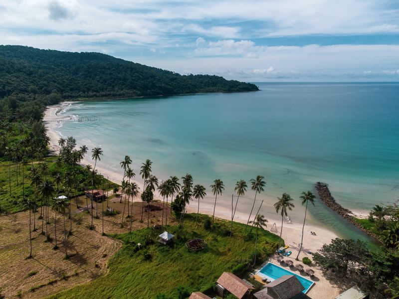 หาดอ่าวพร้าว