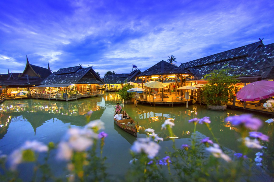 ตลาดน้ำ 4 ภาค พัทยา